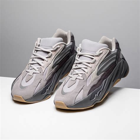 Yeezy 700 v2 price